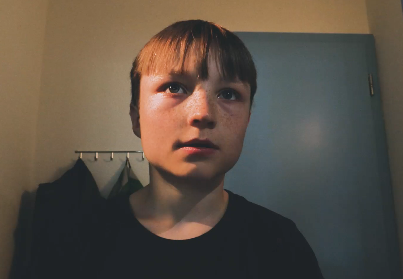 Filmstill «Regaschirm – Sandro Dietrich»