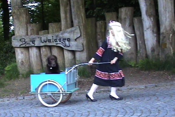 Filmstill «Hündchen+ Rübchen = Prinzchen»